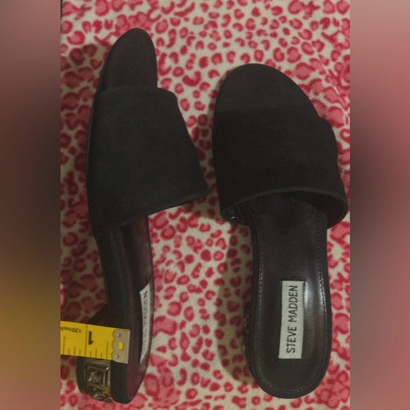 Steve Madden Elegant Black Slide Sandals - Picture 3 of 5